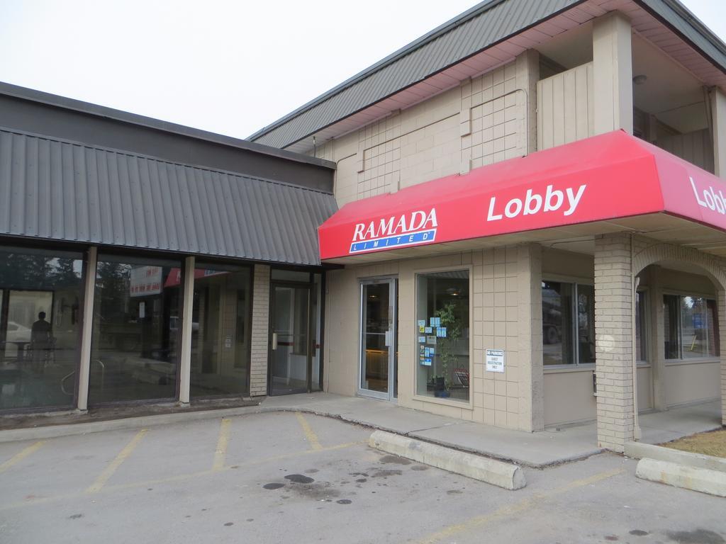 Ramada Limited Calgary Hotel Exterior photo