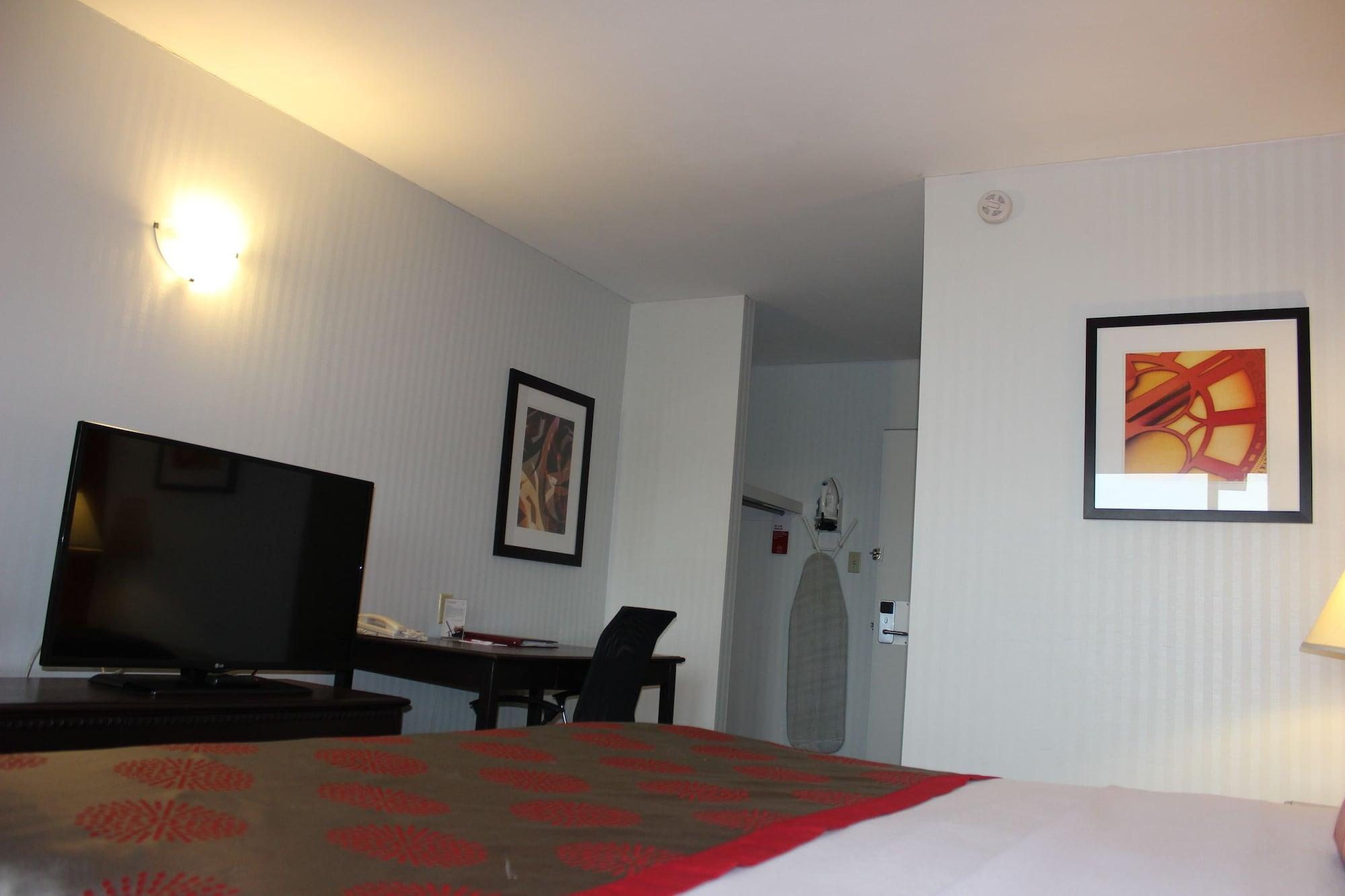 Ramada Limited Calgary Hotel Exterior photo