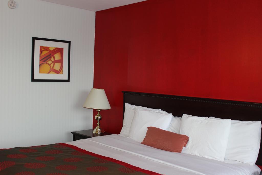 Ramada Limited Calgary Hotel Exterior photo