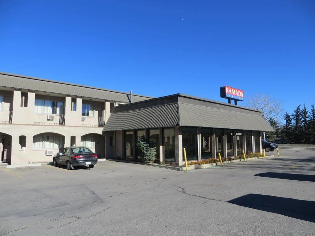 Ramada Limited Calgary Hotel Exterior photo